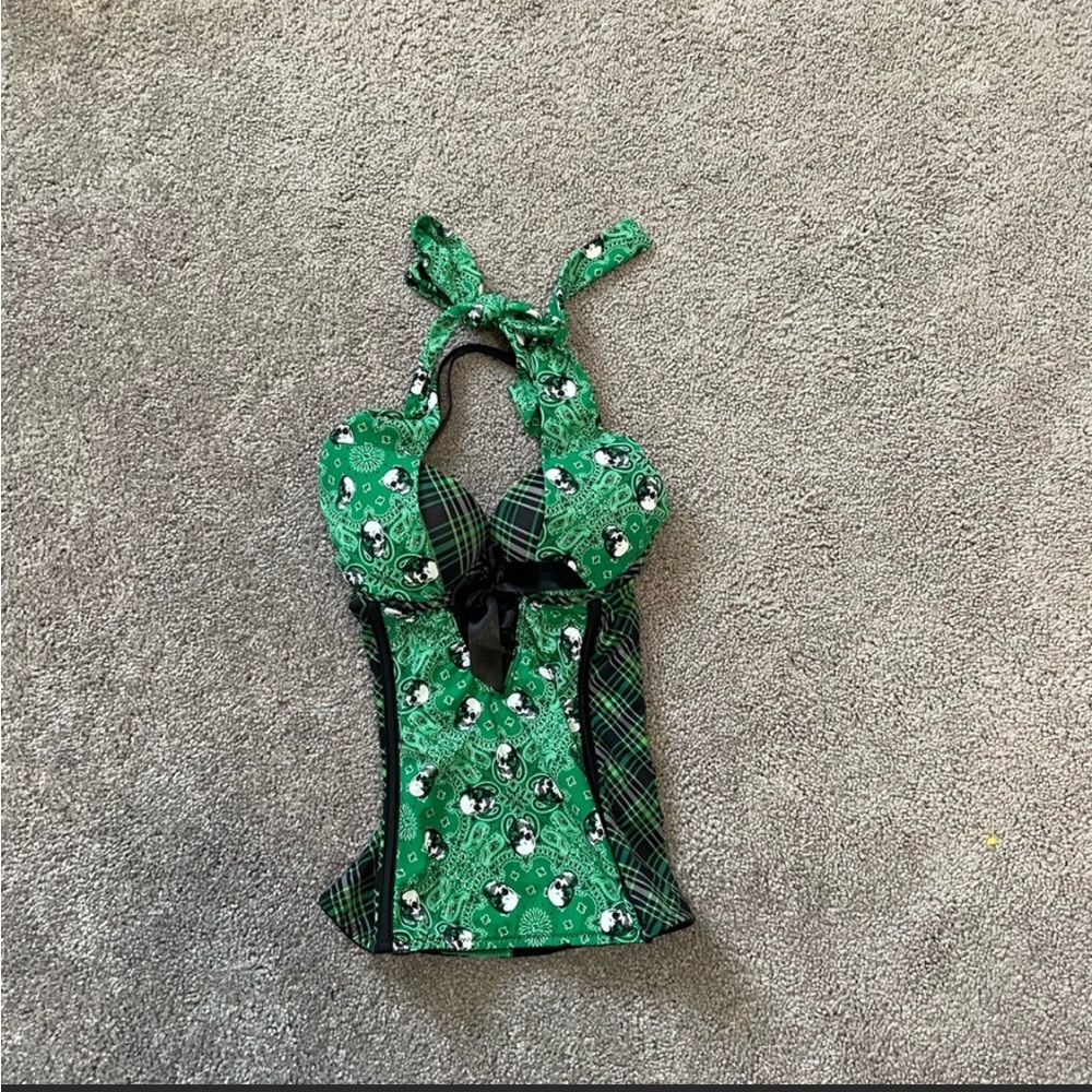 Goth halter
